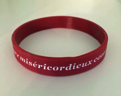 bracelet rouge foncé